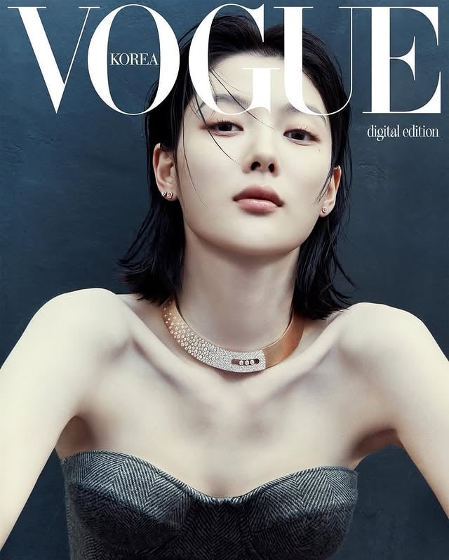 -‏📸|| الممثلة ⁦ #KimYoujung⁩ من جلسة لصالح مجلة Vogue ✨_________________#Kdramastars1_KimYoujung...HA by @kdramastars_1