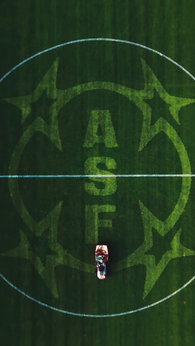 Przygotowania do festiwalu trwają. 🏟️Żabson dopilnował już murawy, teraz czas na resztę.Już za 22 dni Stadion Legii zamieni się w arenę największego rapowego show tego lata.🔥 by @go.sohard
