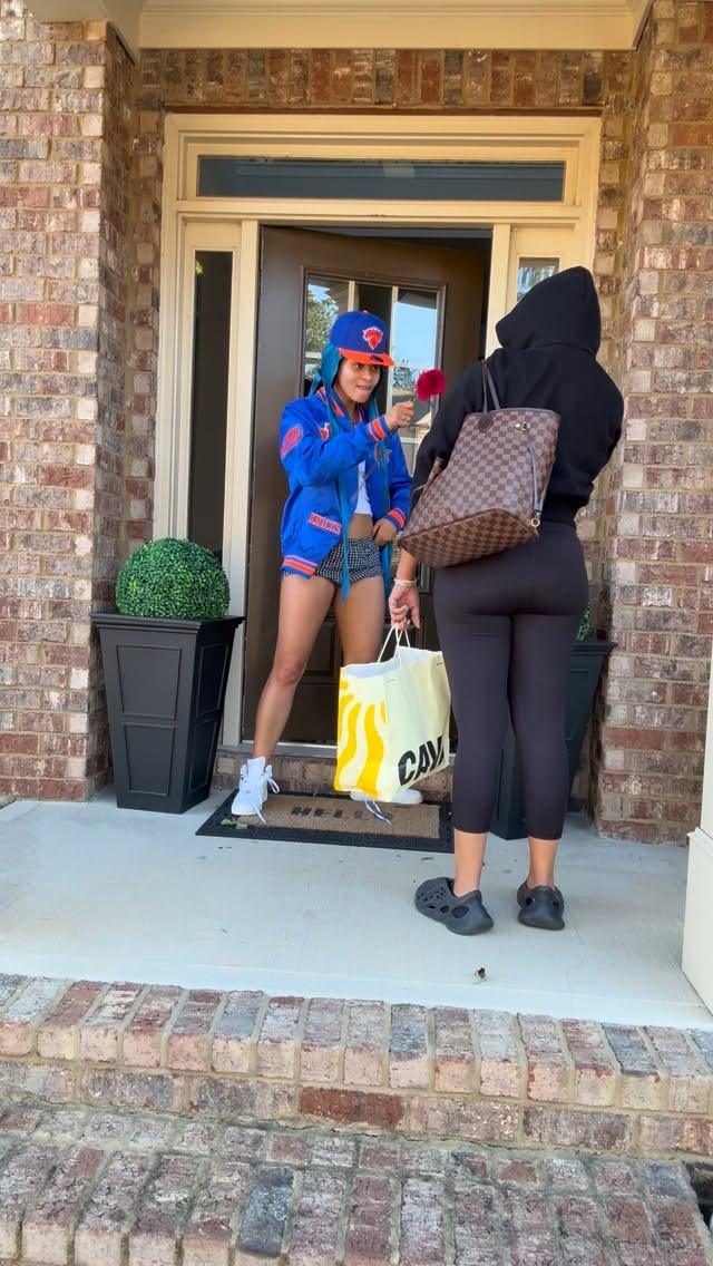 MOOD: N****’s always in a good mood when they team winning @nyknicks 😅🏀

Bae Let me sing to you @thebsimone LMAO😱

- My friends be letting me doing anything 😂

 - Is N***AS IZ Coooooo Knicks Winning

- Why am I like THIS😳
 
- It’s Knicks Til I Die JUUHEARD🗽

- This Whole Fit Is Crazy 😂😩

- Like Huh Why Would N**** Go Outside Like This😳
- New York N**** Be Wildn Son 😂

Tag A Friend 
😂😜😂😩
👫🏽🤬🏀🗽