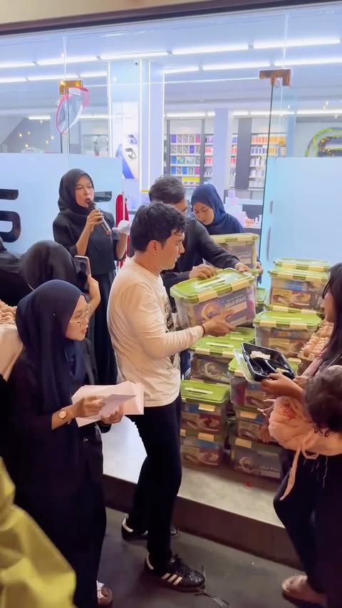 Lebih dari 4.000 orang merasakan manfaatnya hari ini. Bukan tentang seberapa banyak yang diberikan, tetapi tentang seberapa banyak senyum yang bisa dihadirkan