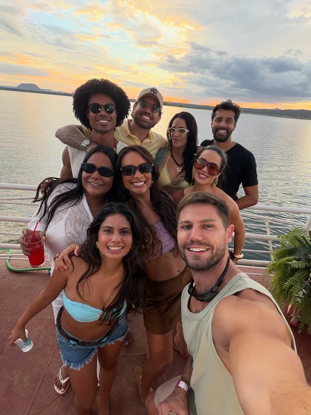 Só alegria por aqui 💙@saojoaodathay by @gabisaporito