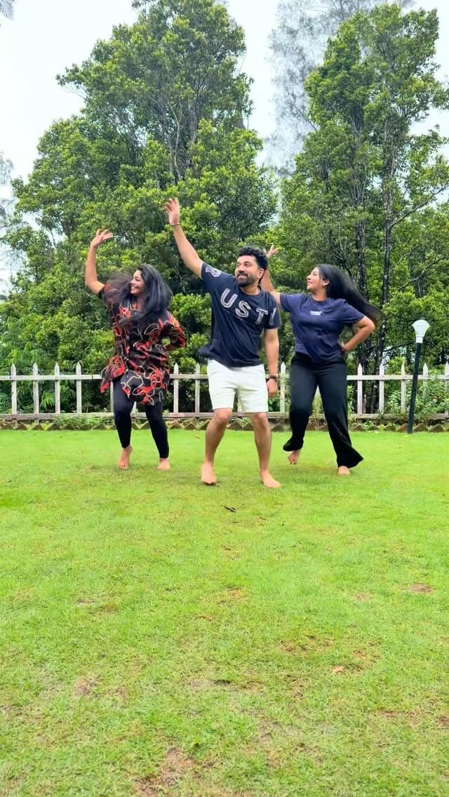 മഴ mood🌧️🎥- @fijo_pious03 by @hey_its_revathy