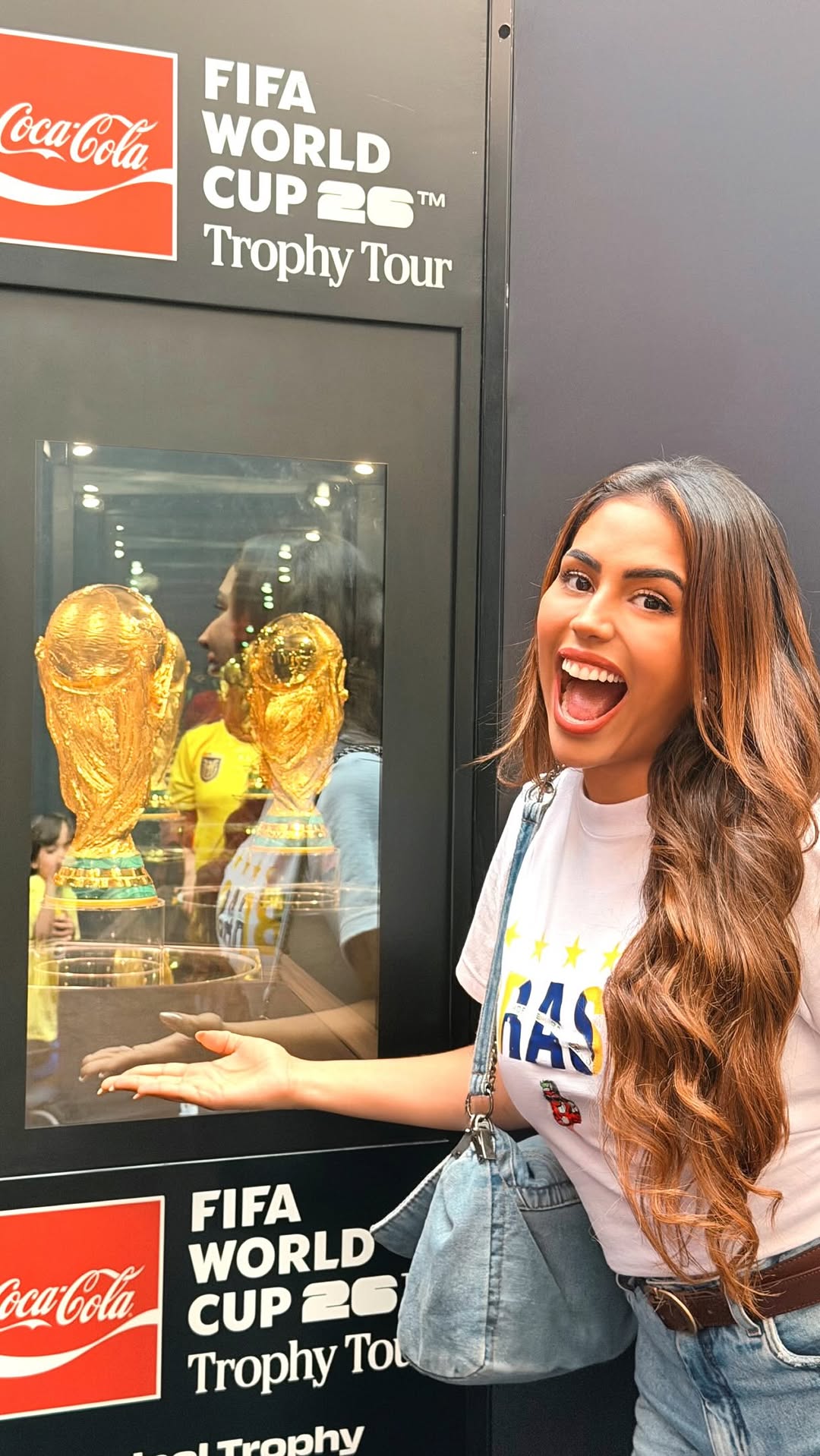 FUI VER A TAÇA ORIGINAL DA COPA DO MUNDO 😍🏆

Estava em exposição no @americandream ✨

5/30 🎥

#CopadoMundo #Brasil #reels #viral
