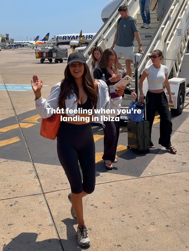 🏖️​⛵ POV: Sei a ibiza e la tua vita suona così!Cerca "Vacay Vibe" su SHEIN: il tuo passaporto per lo stile#SHEINGoesWithVacay #SHEINTrends by @shein_it