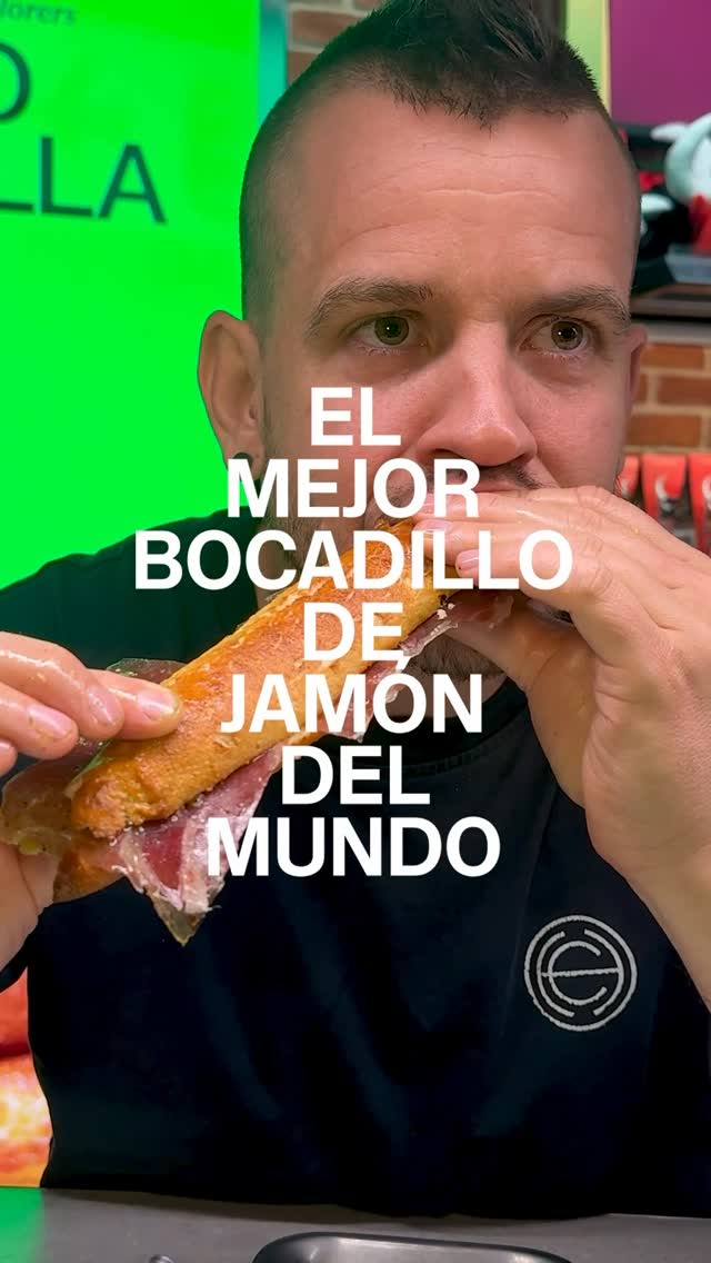 El mejor bocadillo de jamón ibérico del mundo @wearehungryclub 🤭
Solo cuatro ingredientes y dos de ellos secretos, inesperados y muy sorprendentes que llevan el bocadillo, su sabor y su textura a otro nivel.
Jamón ibérico @jamonjoselito, pan baguette de masa madre y el secreto del chef hacen de este bocadillo que sea next level 🤪
Contadme que os parece si lo probáis y si sabéis que ingredientes son esos 💣❤️