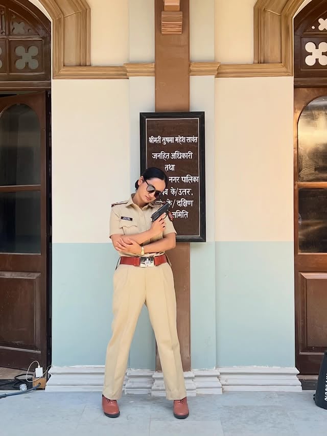 khud ko arrest karne jaa rahi hoon 🚨🚙❤️‍🔥🙏🏻💥