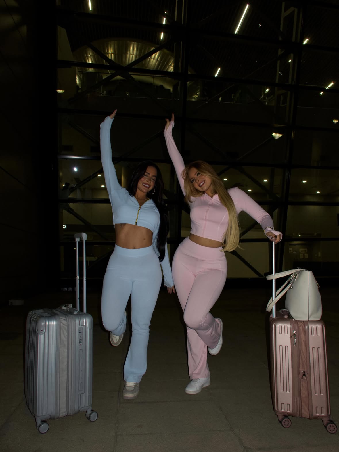 Mais uma aventura da Barbie e da Jasmine 🇨🇱🩷🩵