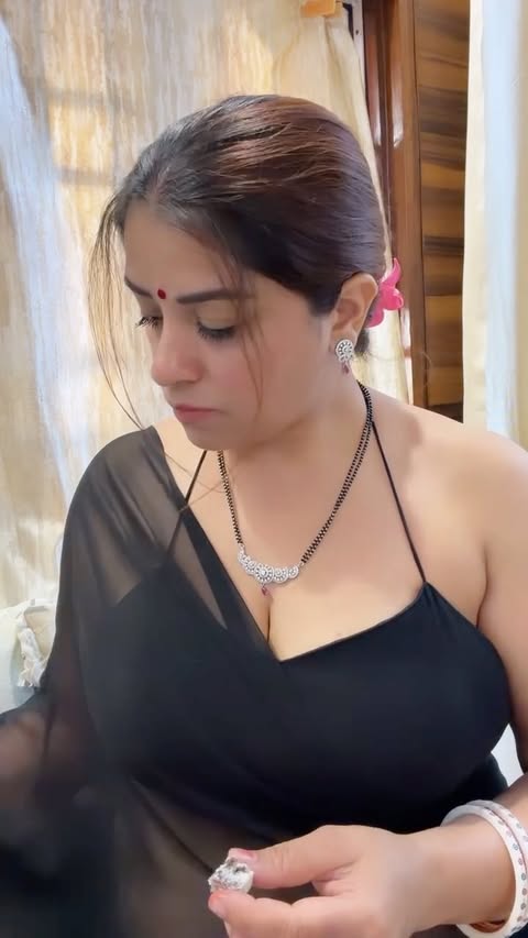 👑🤌🏻#nofilter#mommy#fyp#natural#explorerswagkillervibesgoodgoodtimessupergorgeousbeautifull,bhabhi,hot,reel,insta,instagram,explore,foryou,viral... by @me_mrs_vandana