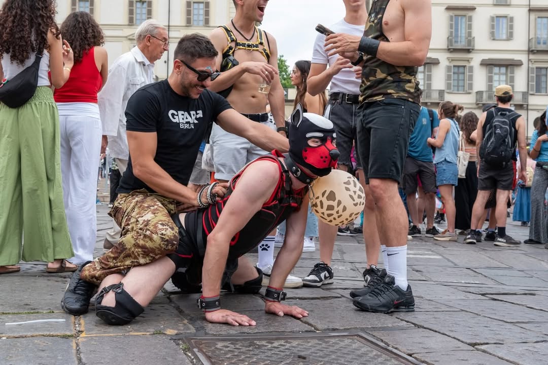 Torino “Per me non si tratta né di emancipazione né di diritti. I diritti sono una cosa seria e meritano rispetto. Quello che vedo in certe manifestazioni o in certi comportamenti mi appare piuttosto come una forma di volgarità e di spettacolarizzazione che non condivido. È una mia opinione personale, ma non riesco a considerarla una rappresentazione efficace delle battaglie per l’uguaglianza e il rispetto.”