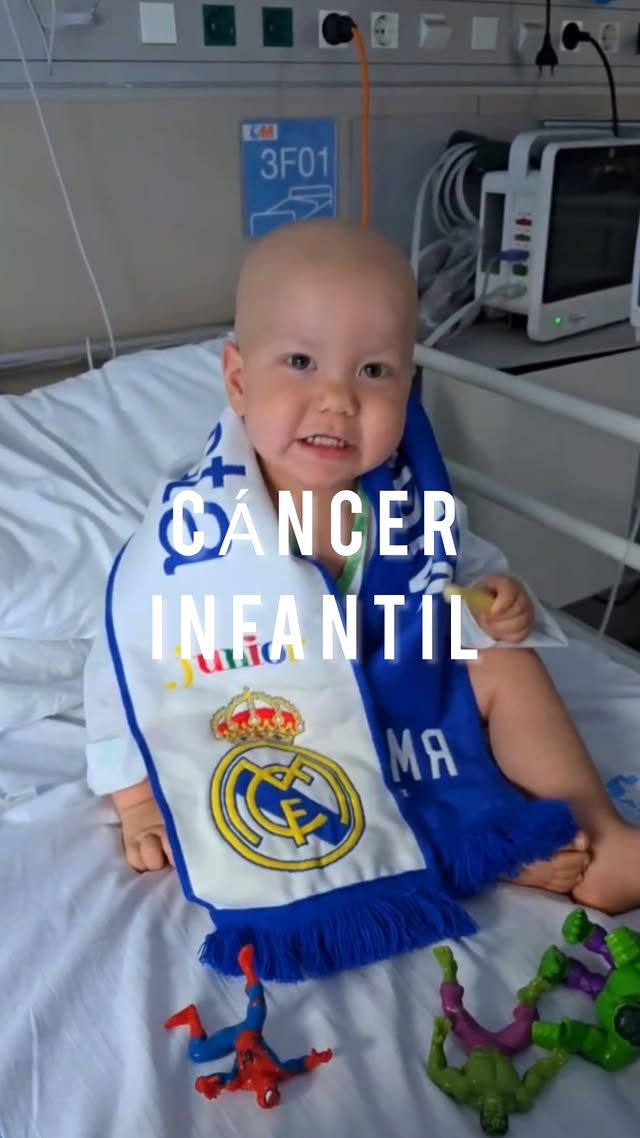 REENVIA ESTE VIDEO. La salud y la sanidad son lo más importante y tenemos que defenderla entre todos.——————Hoy hace justo un año que se nos fue Aday.Recuerdo como si fuera ayer lo que pasó cuando di el pésame a su madre. Le pregunté:- ¿Puedo hacer algo para ayudaros?- Sí David, cuenta la historia de Aday en redes. Tú llegas a mucha gente y hay que concienciar de la importancia de la investigación. No quiero que ninguna familia pase por esto. —me contestó sin dudar.——————@patrimakeupmadrid , este es mi video para Aday.Te prometo que los sanitarios que le hemos tratado no les vamos a olvidar ni a él ni a vosotros.——————Seguiremos luchando por más investigación, más donaciones de médula y una sanidad cada vez mejor......#niños #hospital #medico #cancer #salud by @davidcallejo10