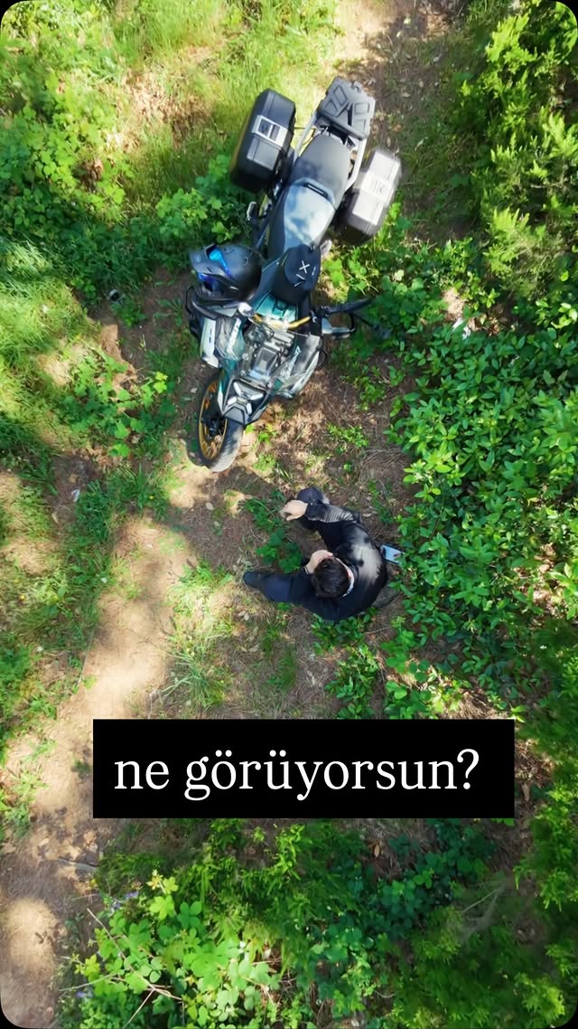 Sen ne görüyorsun? Bazı insanlar manzarayı görüyor.#Bazıları özgürlüğü.Ben ise sadecevazgeçmeyen insanlarınbir gün mutlaka bir yere ulaştığını düşünüyorum#sağlıklıyaşam #spor #motor #motorsiklet by @akin.saatci