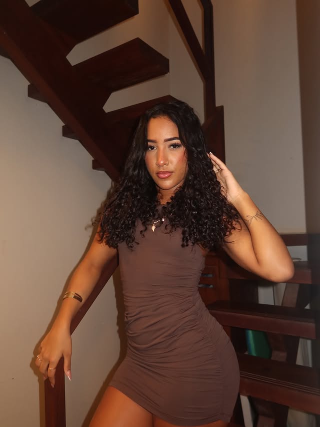 🫵🏽 by @_cecii.lima