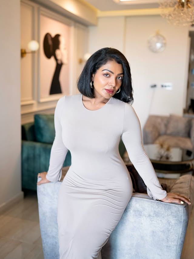 Being low-key has never been my strongest skill.

[neutral tones , minimal fashion , femininity energy , chic , style , ootd ]

#fashion #ootd #minimalfashion #chic #neutralaesthetic