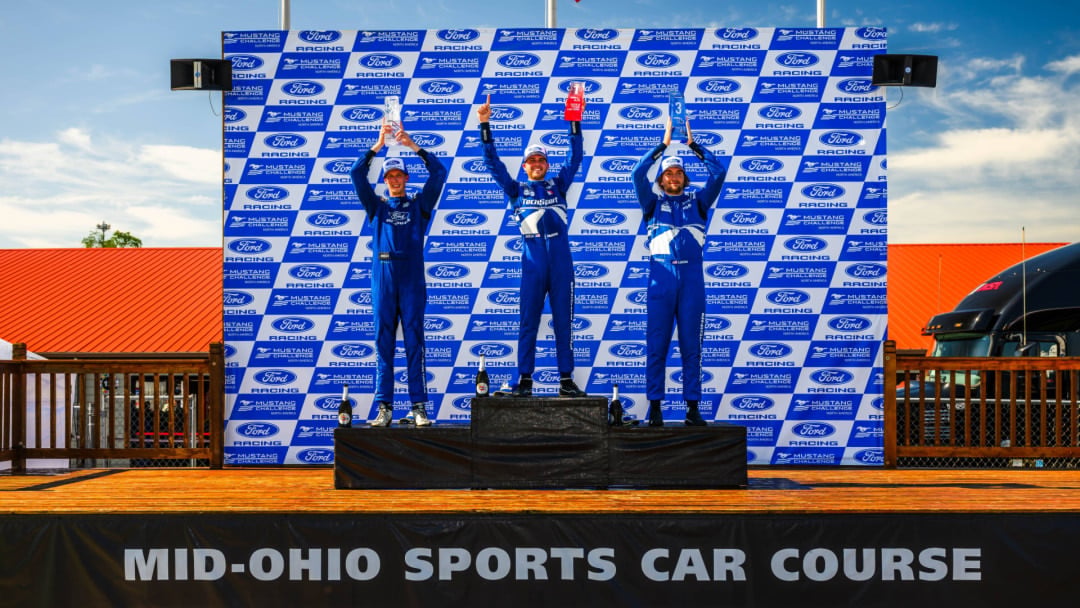 Congratulations to our Race 2 winners for conquering the weekend! Devin Anderson takes the top spot in Dark Horse in the No. 22, and Paolo Salvatore secures the win in Dark Horse Legends in the No. 84! 🏆 by @fordracing