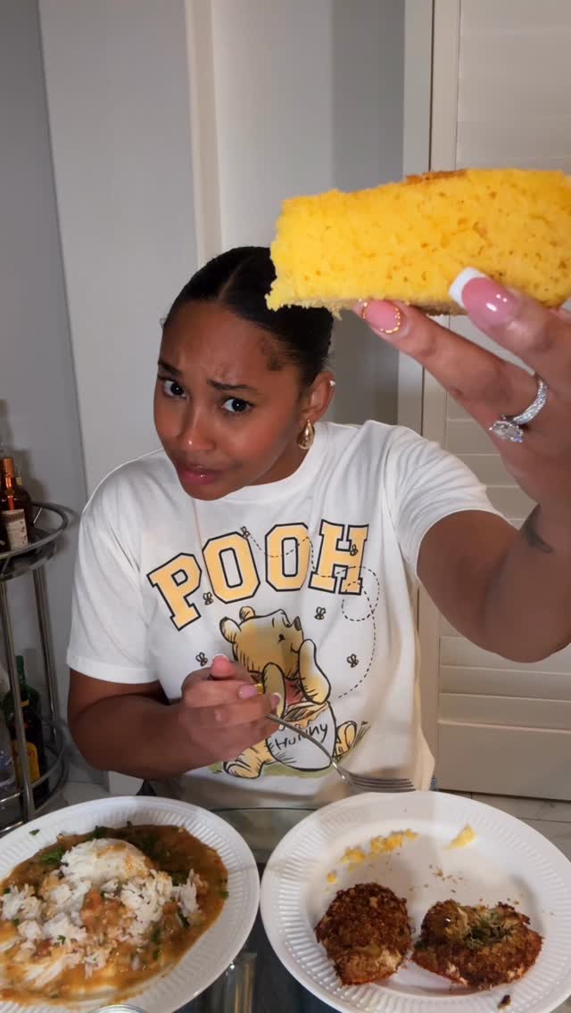 Crawfish Etouffee + Stuffed Crab + Homemade cornbread 🤯🤯🤯 Hubby said we got @pappadeaux at home! Yea, let me gone head and handle desert bc he just THREW DOWNNNNNN @tallguycarreviews_