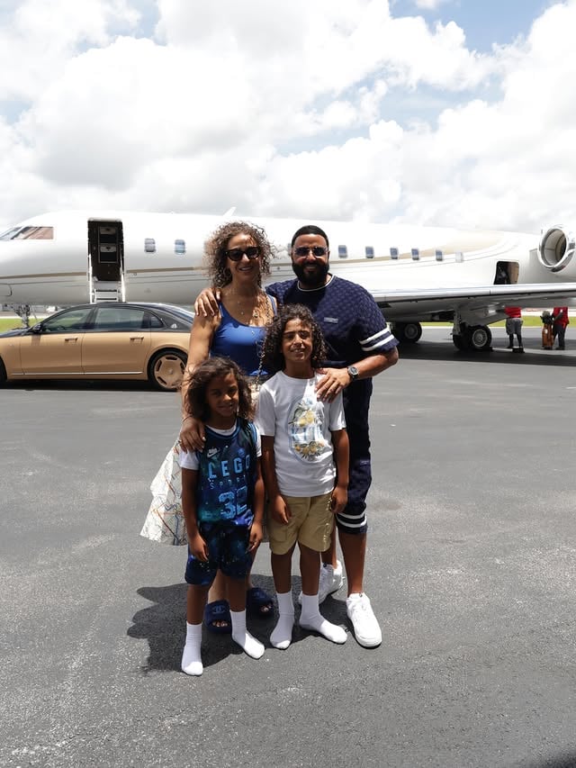 It’s ok to be happy tour 🌎
Family is everything and everything is for the family 
Grateful and thankful , THANK YOU GOD!