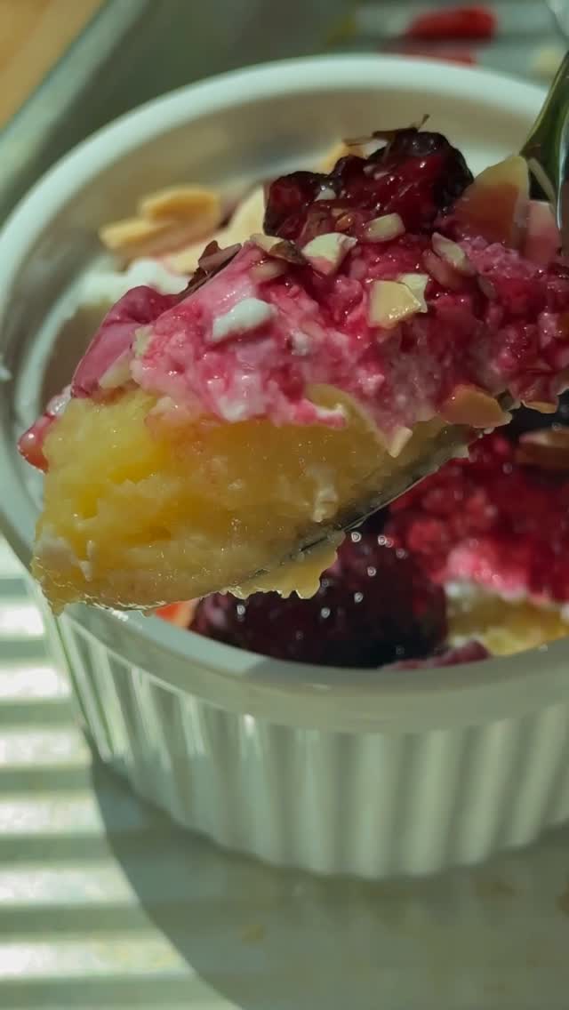 Lemon berry cups! Making a double batch of these today because I’ve been eating them every night after dinner. Very light, low cal, a bit of protein and just soooooo good. Recipe below *Makes 4 lemon cups*Lemon layer:-2 large eggs-1/4 cup maple syrup (or honey)-1/4 cup lemon juice -1.5 tbsp arrowroot flour (or cornstarch)-Pinch of sea salt For layering:-Scoop of plain Greek yogurt -1/4 cup mixed berries (mine were frozen and I sautéed them quick to release the juices)-Sprinkle of sliced almonds (or any nut)1. Preheat oven to 350°F2. Add eggs, maple syrup, lemon juice and salt to a medium bowl and whisk until smooth. 3. Add arrowroot flour and whisk VERY well until there are absolutely no clumps. 4. Pour the mixture into 4 ramekins (about 1/4 cup of the mixture per ramekin. mine are 5oz—no need to grease them) 5. Bake for 18 minutes. Remove from oven and allow to cool for 20 min, then place in the fridge for 20-30 more min. 6. Top with a scoop of the yogurt, berries, and almonds and enjoy! #lemon #healthyrecipe #healthydessert #glutenfree #healthyeating by @zmargotz