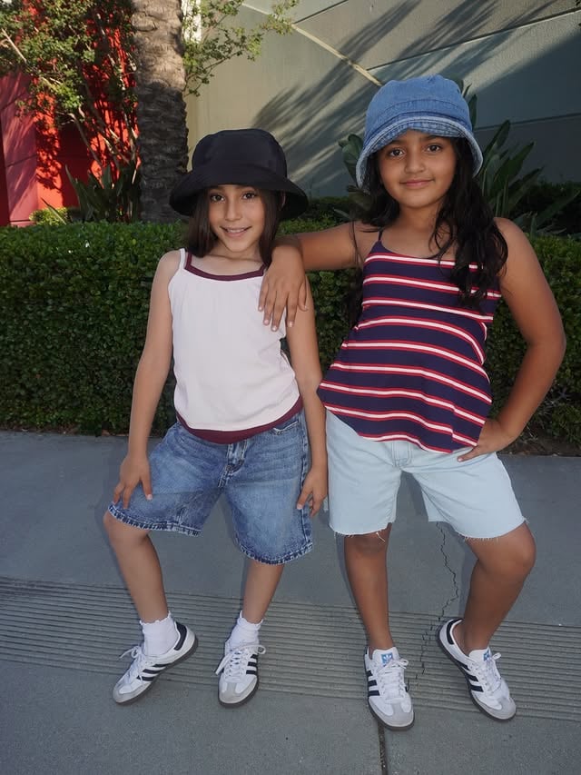 Besties reunited. 💕 

#DynamicDuo #MakingMemories #GirlsDayOut #BestieTime #MiniFashionistas