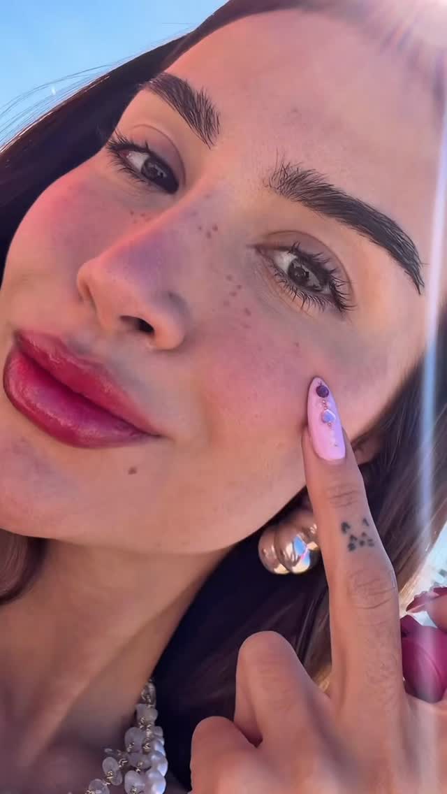 a pedidos, tutorial de contorno labial e pintinhas com o liptint marrom! 
 spoiler: maior durabilidade que vc já viu