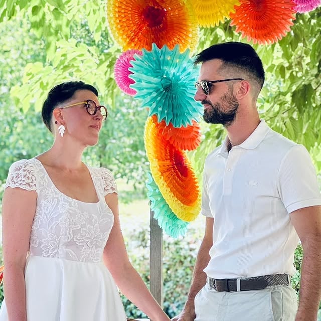 ❣️

En baskets, bien sûr.

Robe : @lolette_robedemariee 
Maquillage : @mclaireinstitut 
Cheveux : @hairdesplantes 
Photos : @this_perfectday
Bouquet : @aufildespetales