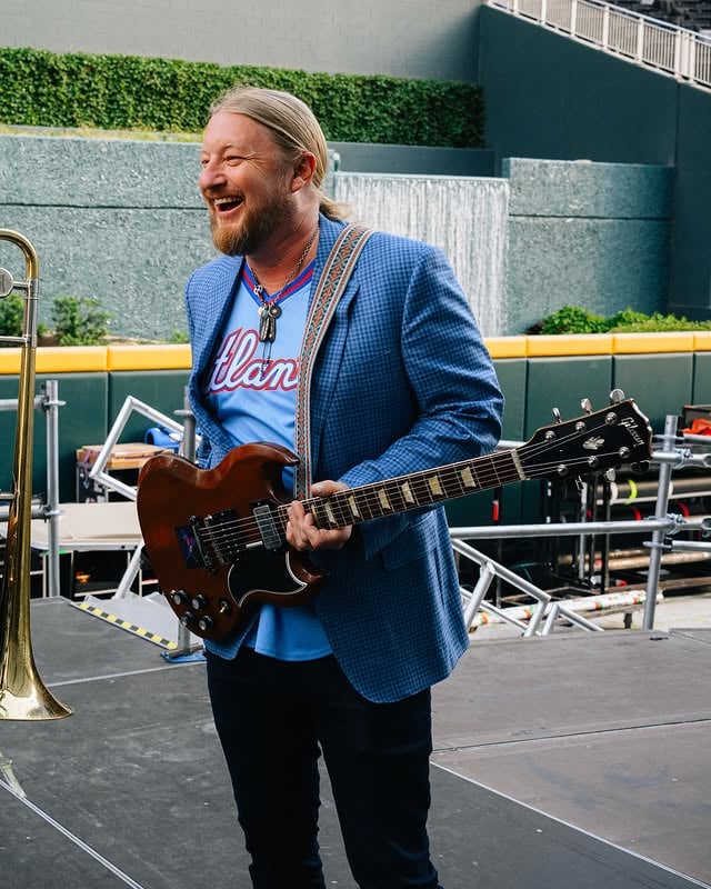 Wishing Derek a very happy birthday from the TTB band and crew!