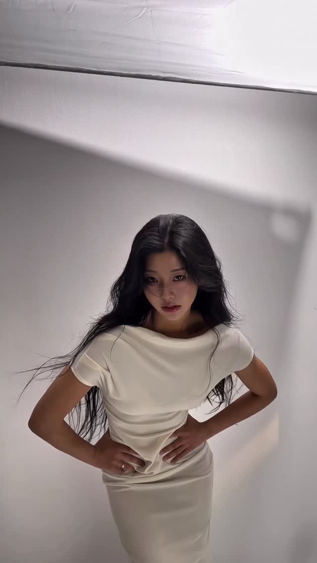 업그레이드 될 동안 기다려줘. 북흐러워요..❤️ 요론 화장 어떤가요! ? 쎈 메이크업만 하다가 여리한 화장 하니까 느낌 확 다루댜..!!#makeup #koreanstyle #koreangirl #model #makeuptutorial by @ka_young2000