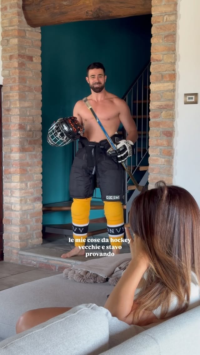 Ah be’… faceva hockey anche lui 🙃

Nora e Berto in versione Off Campus 

#offcampus
@offcampusonprime
