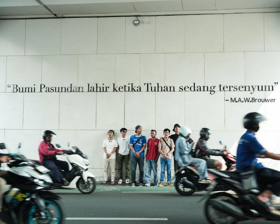 Well barudak bandung seru picannn, nantikan di kota selanjutnya #iting1st #itingmeledak #irltakeoverjawabarat by @oh_udin