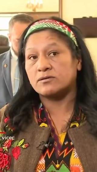 🗳️ Desde la Vicepresidencia, Aida Quilcué aseguró que trabajará para ampliar las oportunidades de estudio y empleo para los jóvenes. También destacó la protección de la Madre Tierra como uno de los pilares de su propuesta de gobierno. 🌱👩‍🎓👇