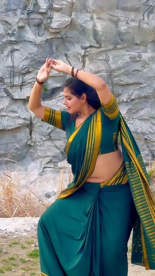 Yamini😘🥰 Forever Dada’s fan girl💕💚
.
.
Saree : @sareesby_sakhi_ 
Choreo : @iamharshitharaju
