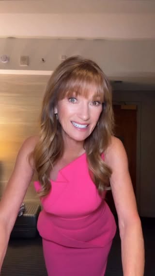 Hello, New York! 🗽✨

I’ve got some exciting things coming up while I’m here, so stay tuned… I have a feeling it’s going to be a very fun week. 😉