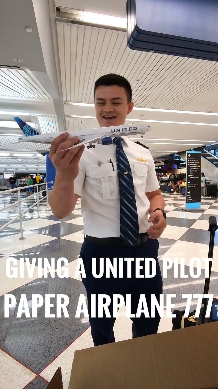 I gave a @united @boeing 777-300ER paper model to United pilot @andersyoung !

Template by Hermercraft, Repaint and build by me. Link in bio.