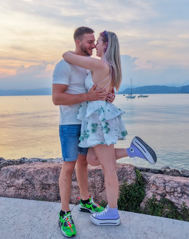 7 godina sreće, ljubavi, uspona, padova. Zajedno smo sve od 0 stvorili i tek ćemo. Hvala ti za divnih 7 godina i radujem se za još mnogo zajedno provedenih🤗💚💜 by @vuk_aleksandraa