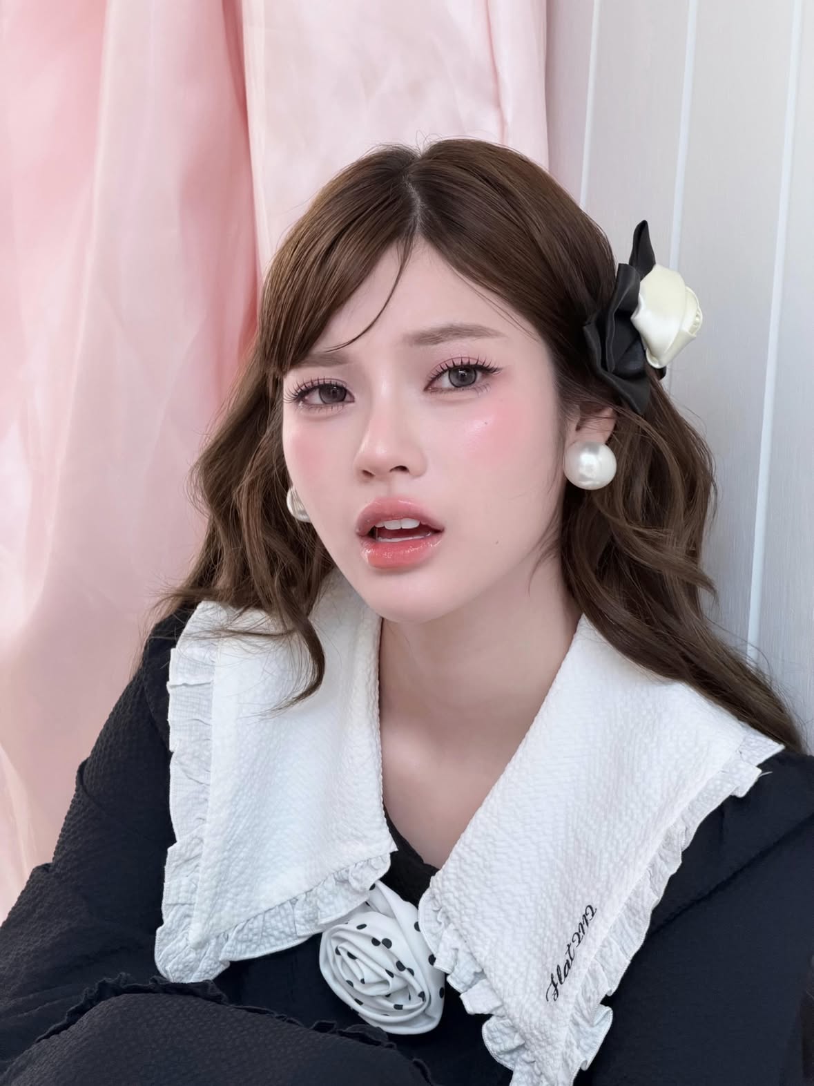 >_<🎀